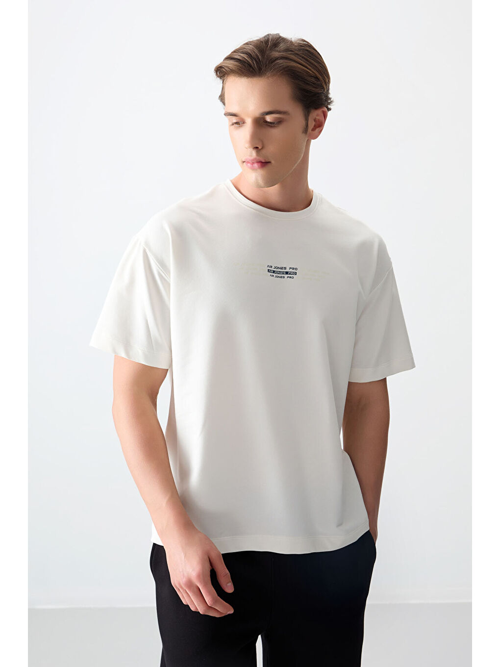 Ekru Pamuklu Kalın Yumuşak Dokulu Oversize Fit Baskılı Erkek Tişört - 88374-3