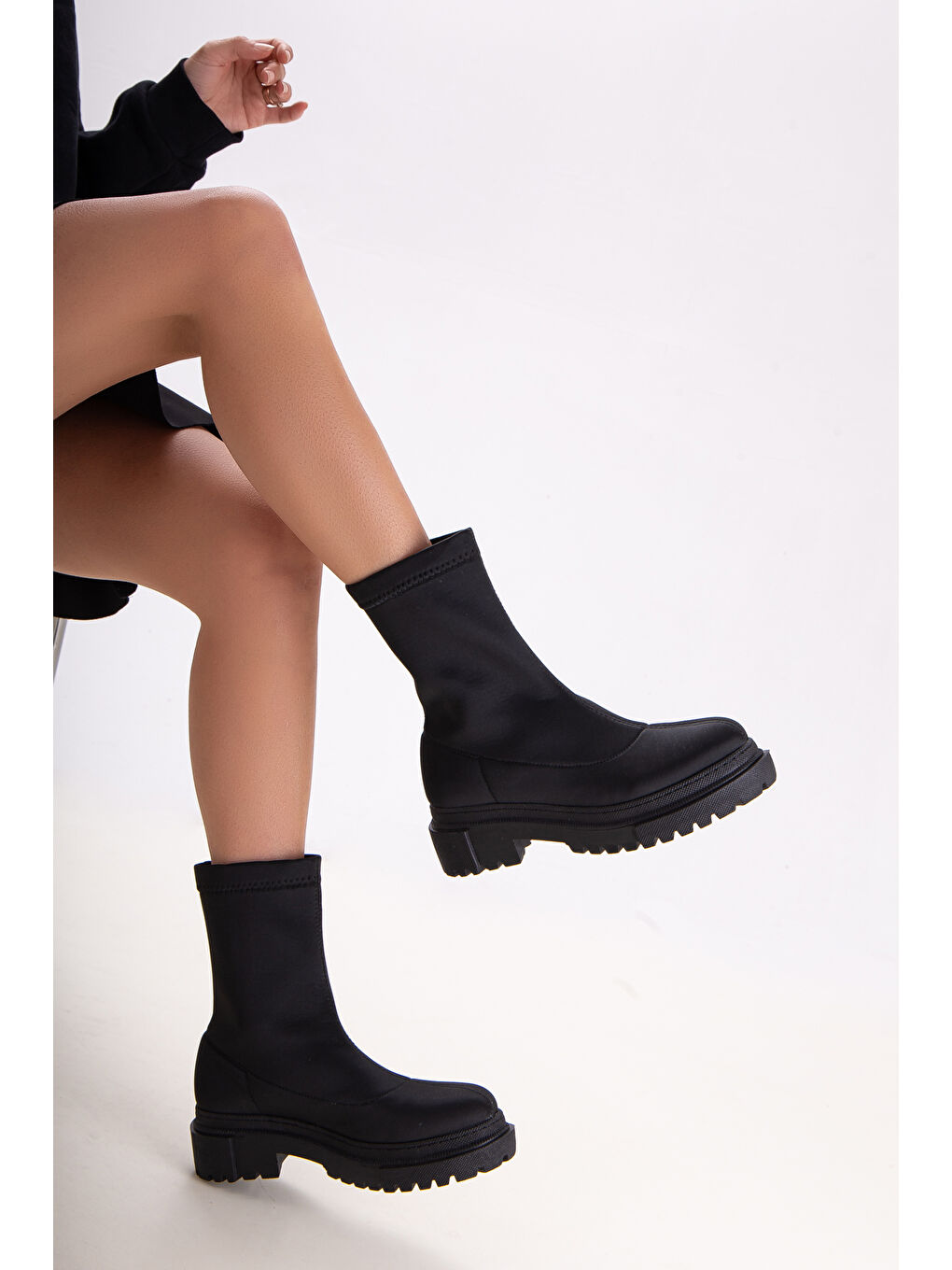 Siyah İstinye Kadın Kışlık Ortopedik Dalgıç Bot-3