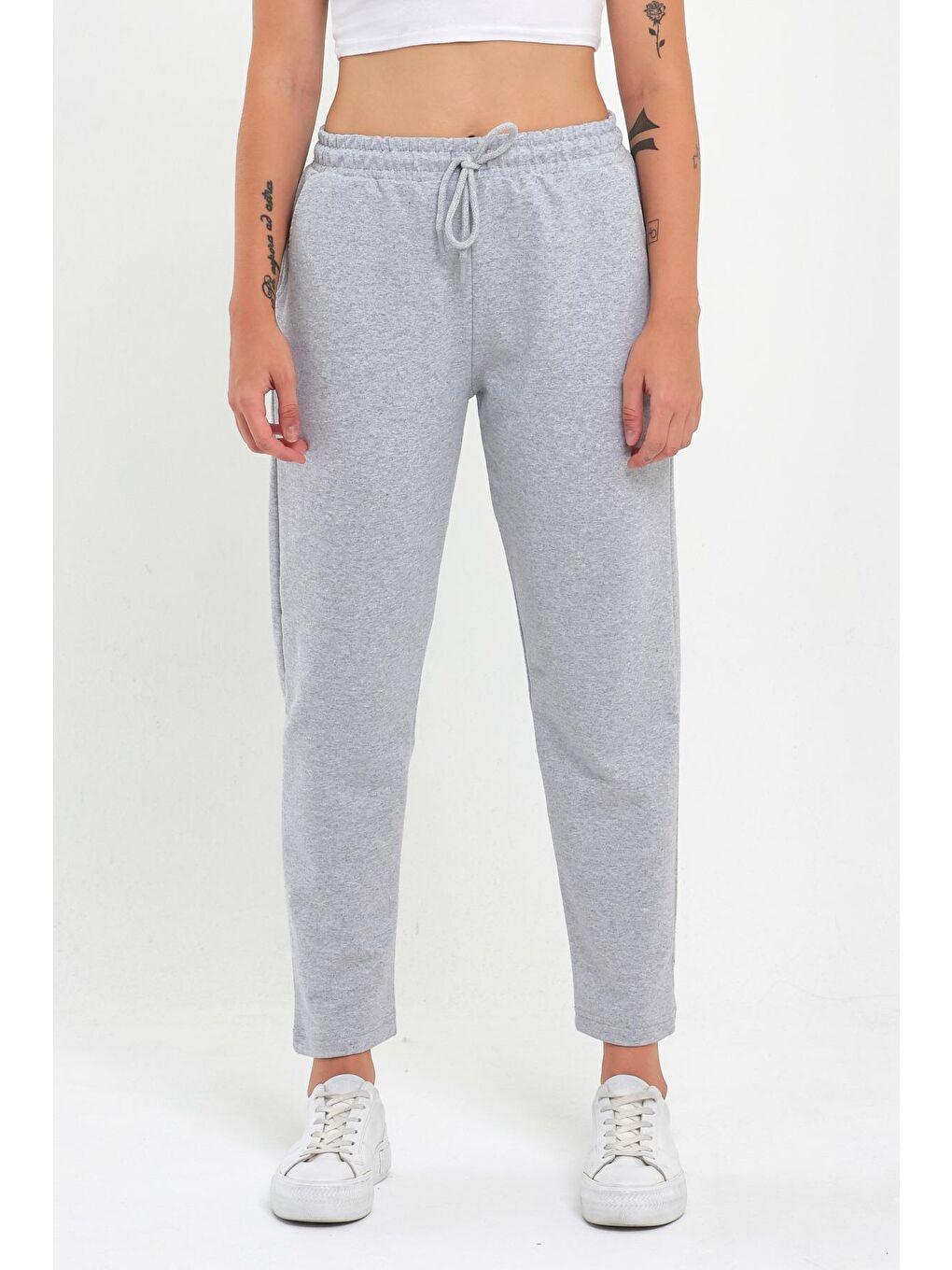 Gri Kadın Klasik Cepli Eşofman Altı-1