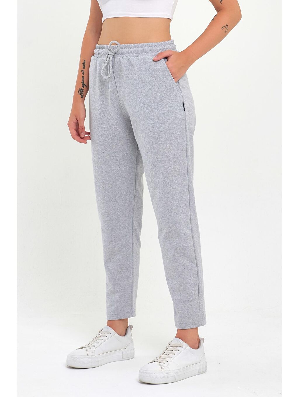 Gri Kadın Klasik Cepli Eşofman Altı-2