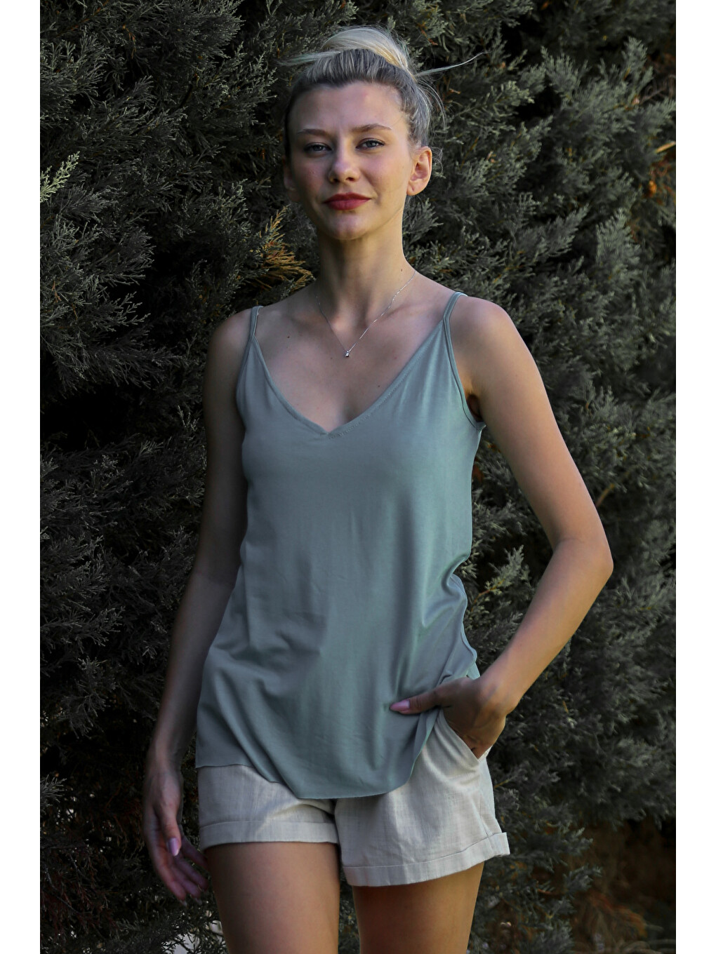 Haki V Yaka Askılı Yarım Astarlı Yırtmaçlı Örme Basic Casual Bluz-3