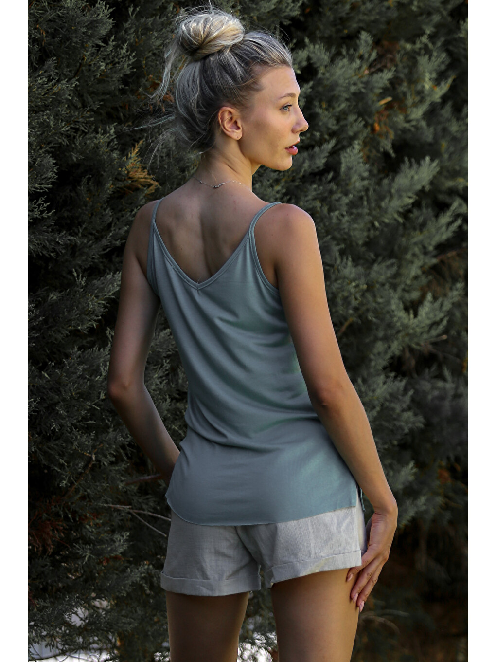 Haki V Yaka Askılı Yarım Astarlı Yırtmaçlı Örme Basic Casual Bluz-7