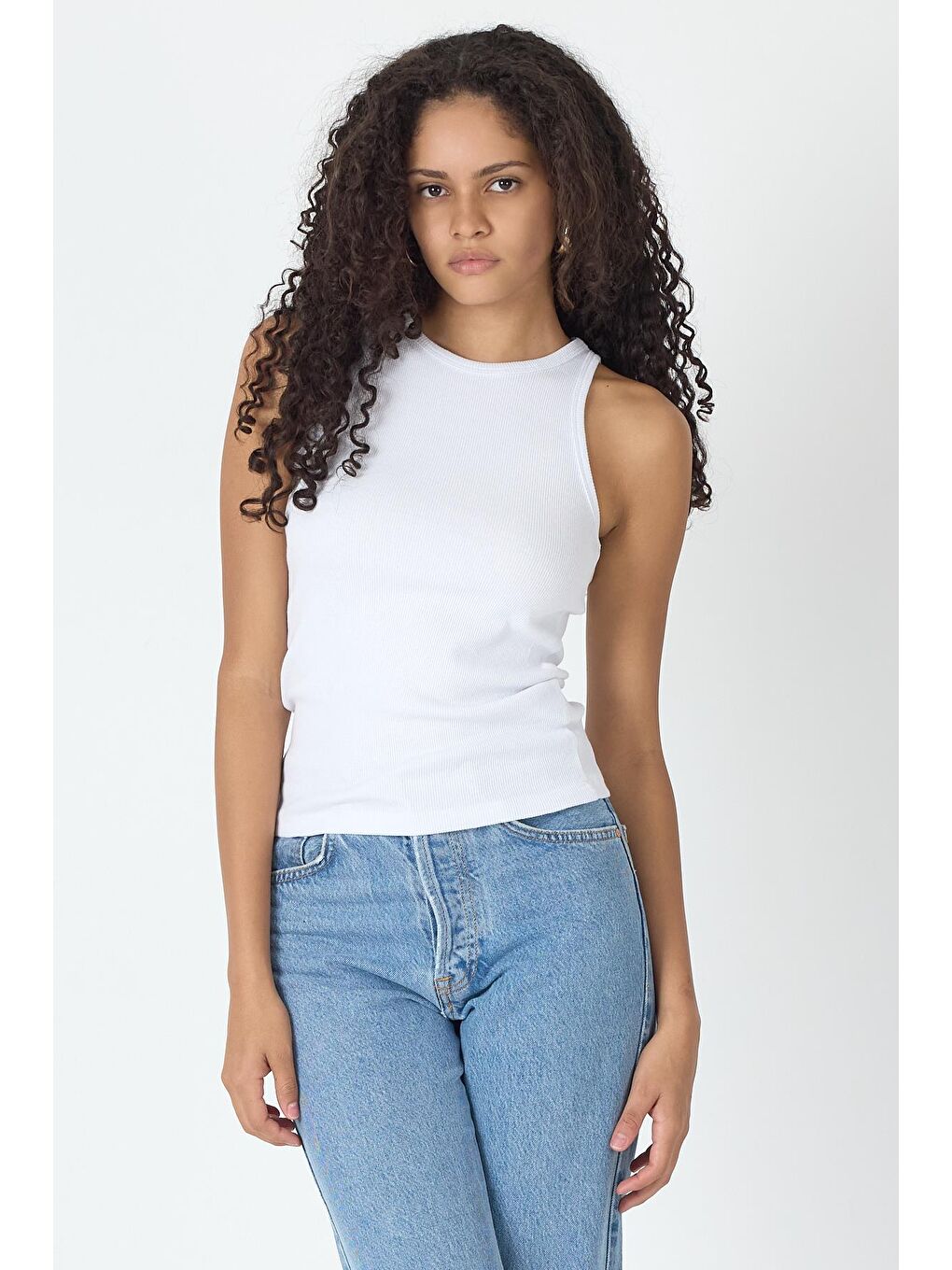 Fitilli Regular Fit Normal Kalıp Beyaz Bisiklet Yaka Sıfır Kol Pamuklu Kadın Atlet-1