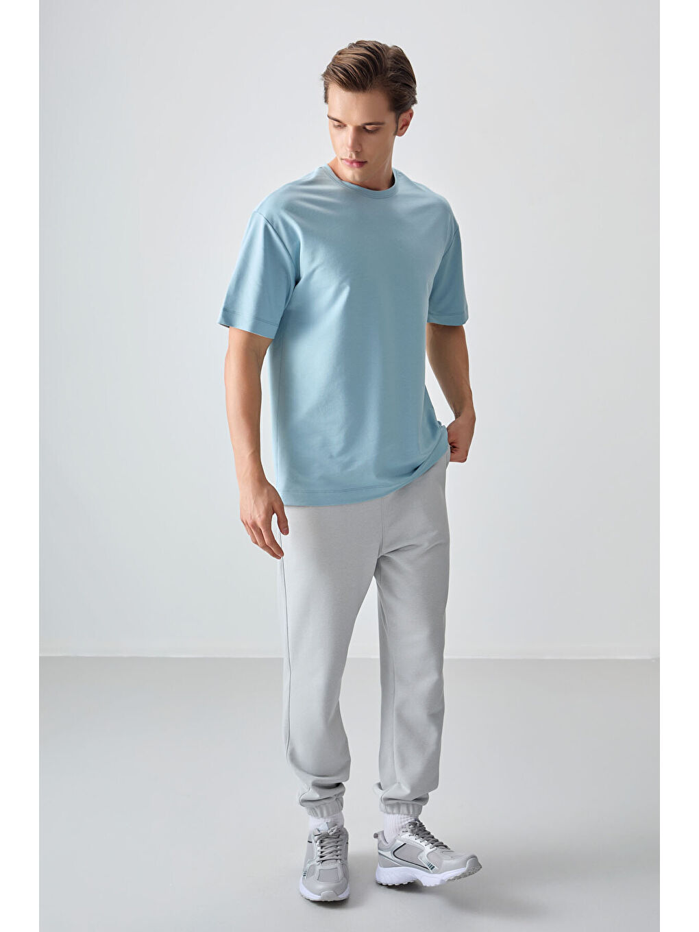 Açık Mavi Pamuklu Kalın Yumuşak Dokulu Oversize Fit Basic Erkek Tişört- 88377-1