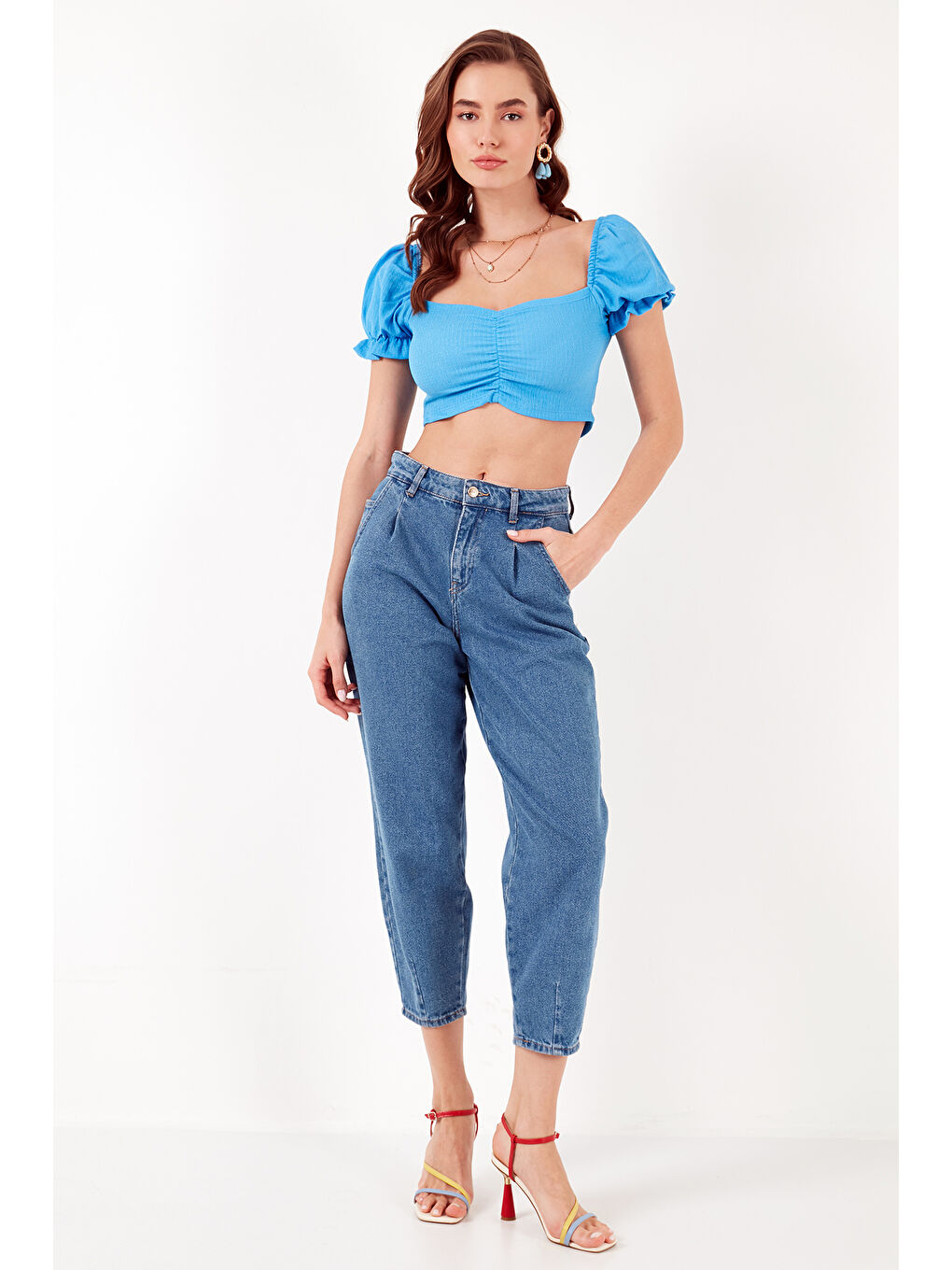 Lela Mavi Slim Fit Büzgü Detaylı Kalp Yaka Crop Bluz 5865601 - 5