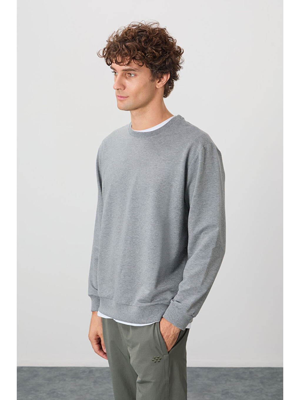 Gri Melanj Pamuk Dokulu Standart Fit Basic Erkek Sweatshirt - 88363-3
