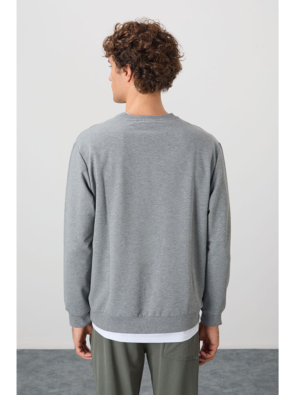 Gri Melanj Pamuk Dokulu Standart Fit Basic Erkek Sweatshirt - 88363-4