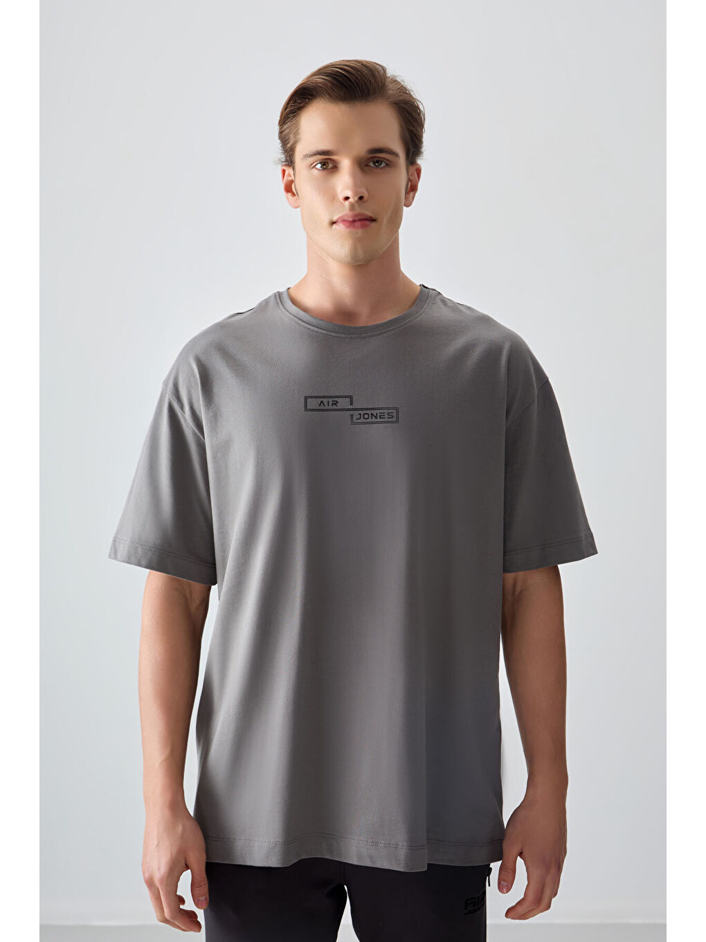 Koyu Gri %100 Pamuk Kalın Yumuşak Dokulu Oversize Fit Baskılı Erkek Tişört - 88361-2