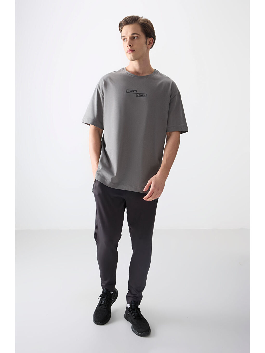 Koyu Gri %100 Pamuk Kalın Yumuşak Dokulu Oversize Fit Baskılı Erkek Tişört - 88361-3