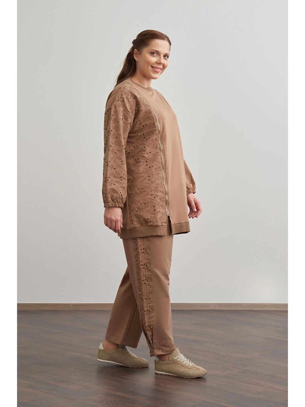 Bej Vizon-Büyük Beden Fisto Garnili Pantolonlu Takım-1