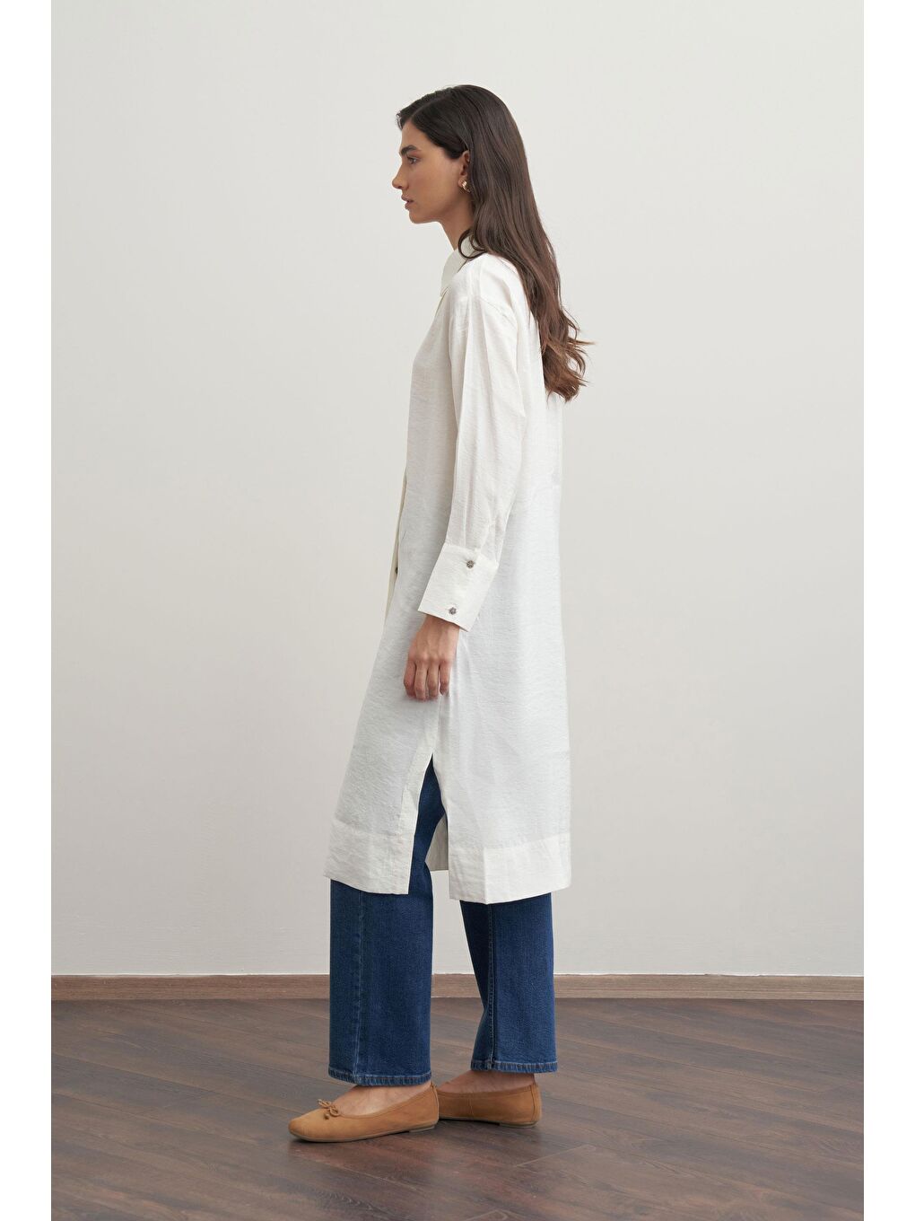 Ekru Kemik-Taş Düğmeli Uzun Modal Gömlek-1