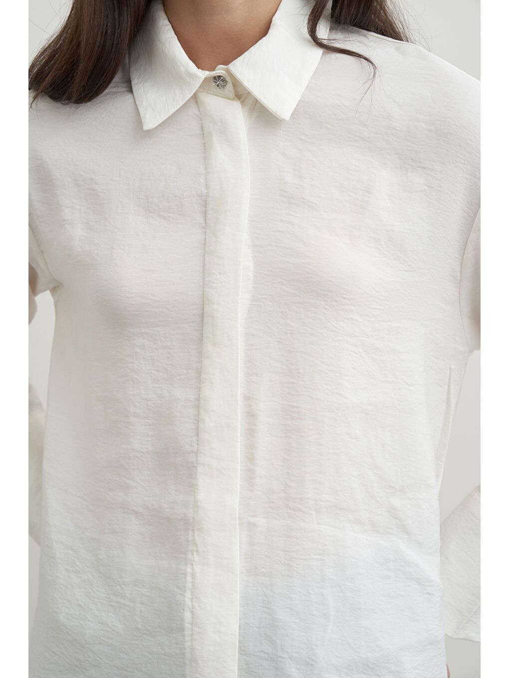 Ekru Kemik-Taş Düğmeli Uzun Modal Gömlek-3