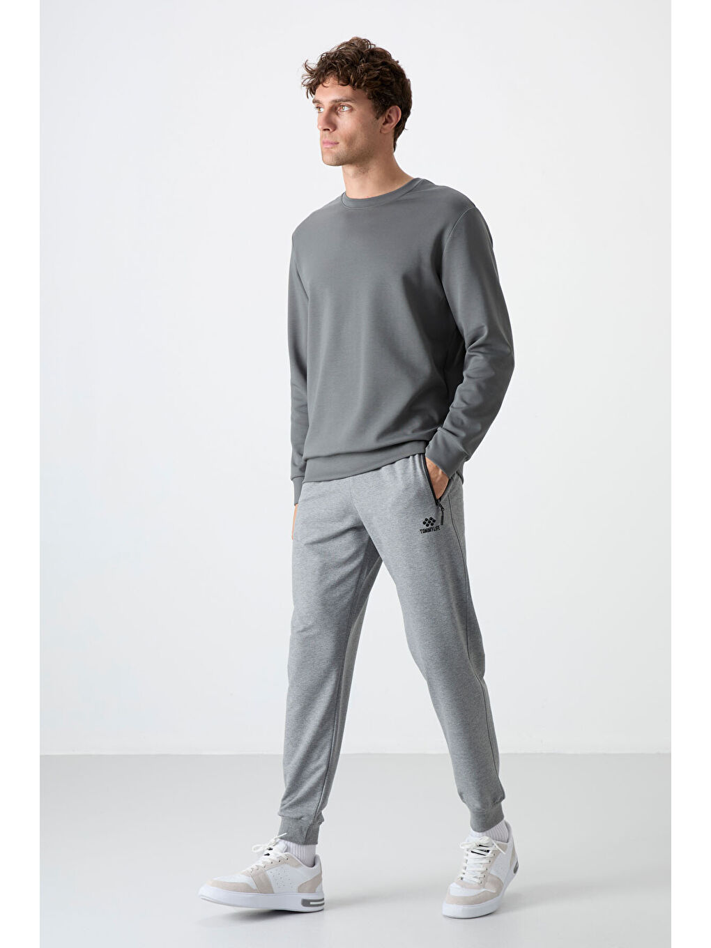 Gri Melanj Air Baskılı Fermuar Cepli Standart Kalıp Erkek Jogger Eşofman Altı- 84587-1