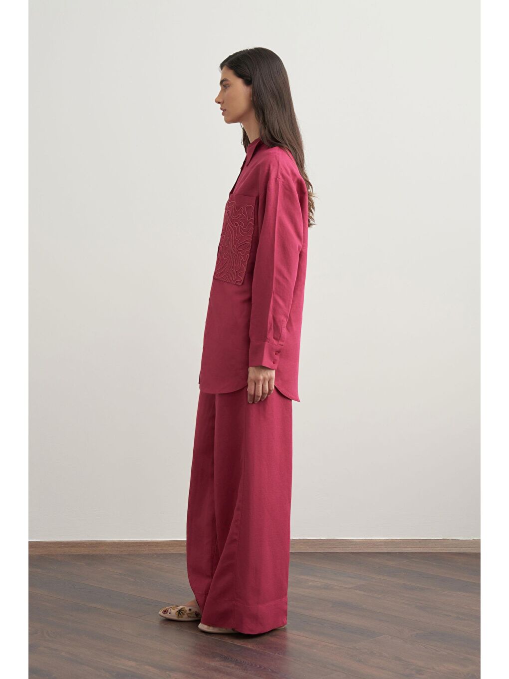 Fuşya Vişne-Nakış Detaylı Keten Pantolonlu Takım-1