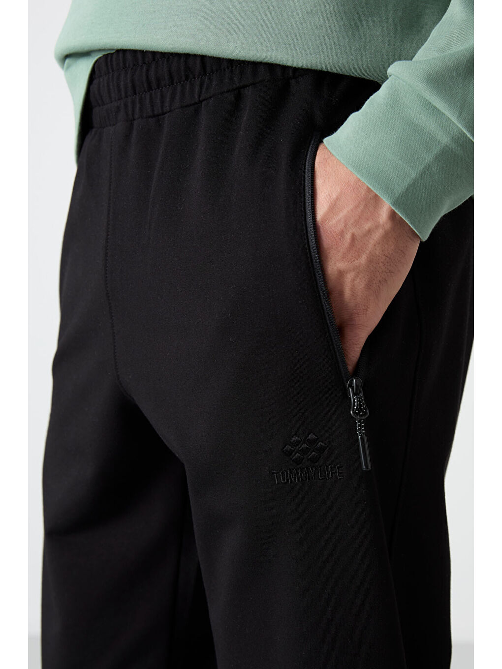 Siyah Air Baskılı Fermuar Cepli Standart Kalıp Erkek Jogger Eşofman Altı- 84587-2