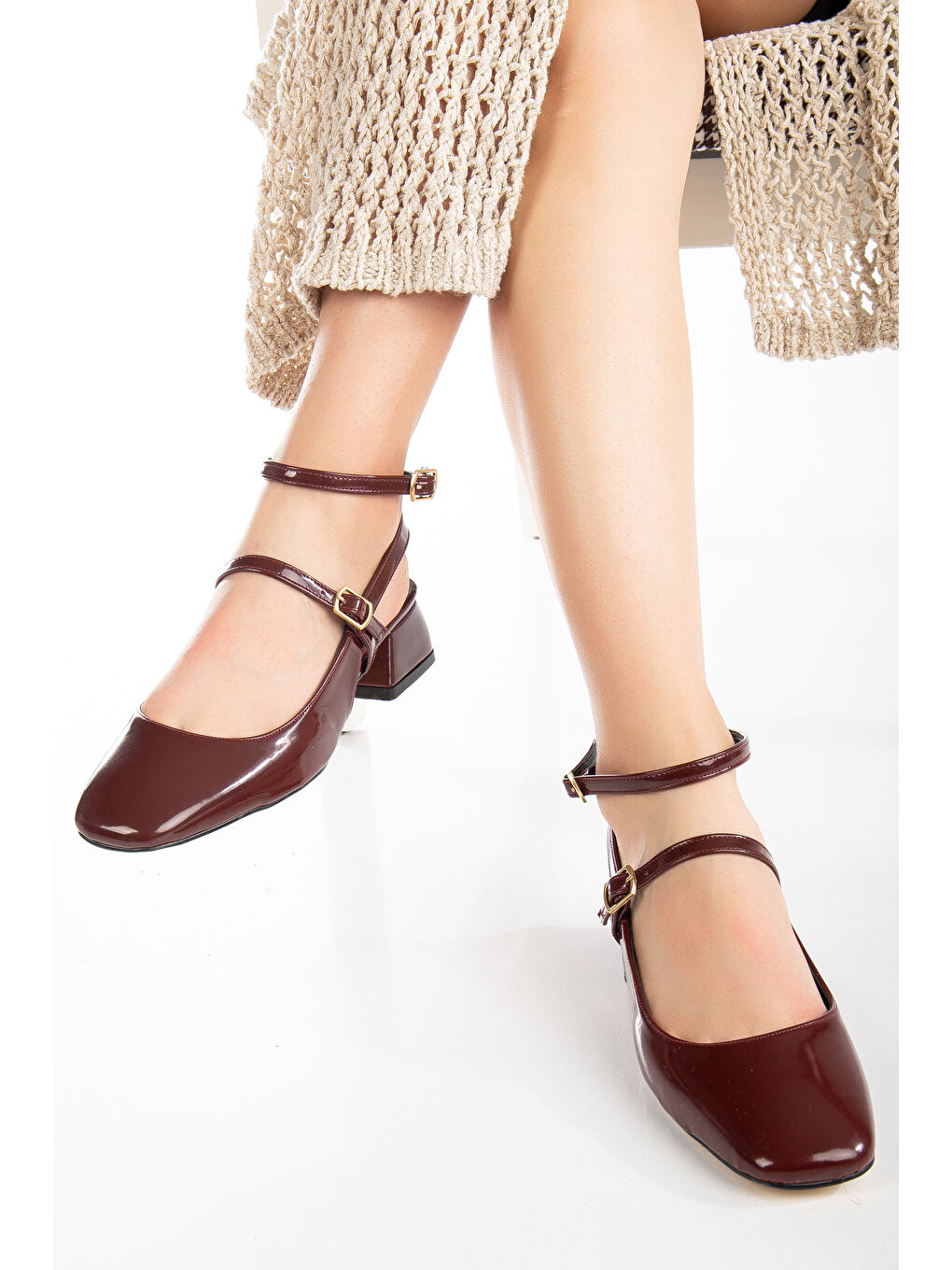 Bordo D0351 Kadın Arkası Açık Kare Burunlu Baretli Düşük Klasik Topuklu Ayakkabı-3