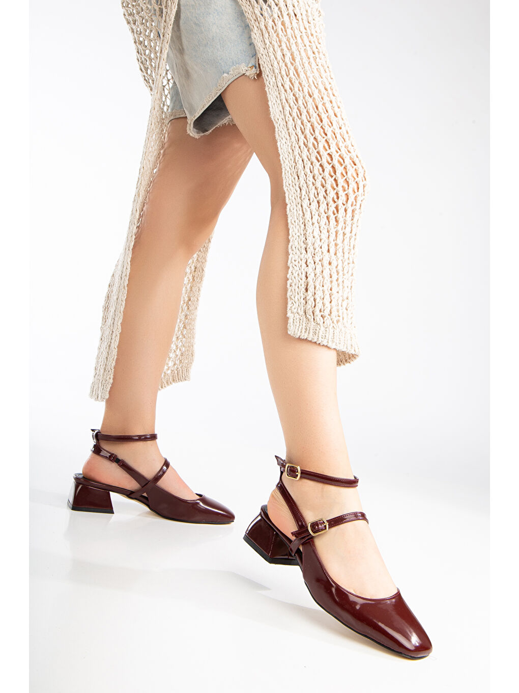 Bordo D0351 Kadın Arkası Açık Kare Burunlu Baretli Düşük Klasik Topuklu Ayakkabı-5