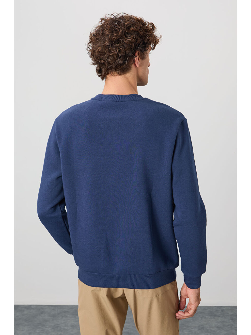 İndigo Bisiklet Yaka Şardonlu Rahat Form Basic Erkek Sweatshirt - 88137-4