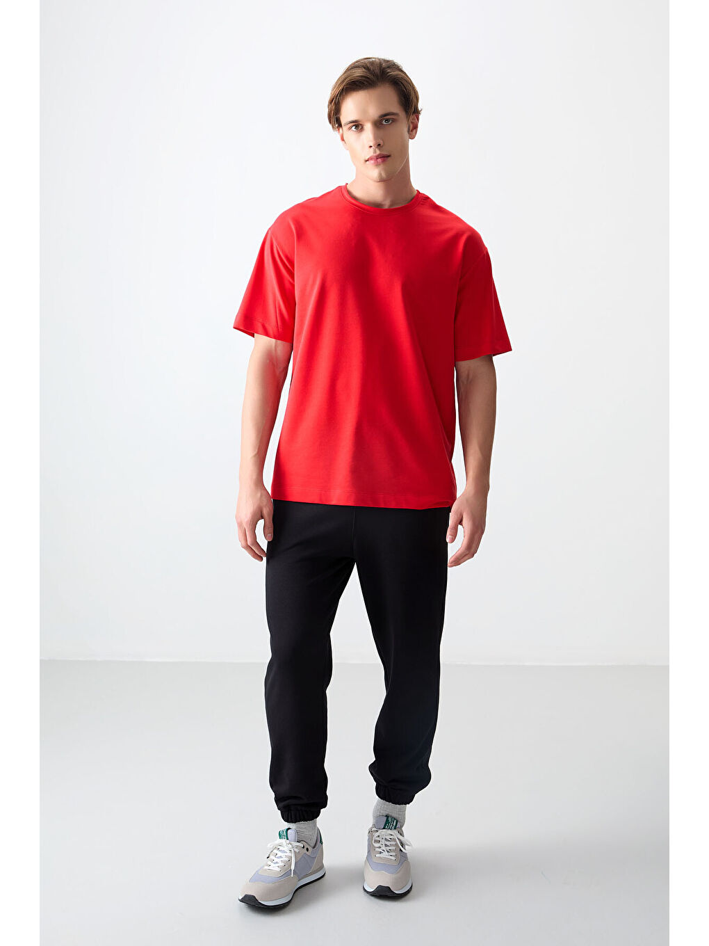 Kırmızı Pamuklu Kalın Yumuşak Dokulu Oversize Fit Basic Erkek Tişört-1