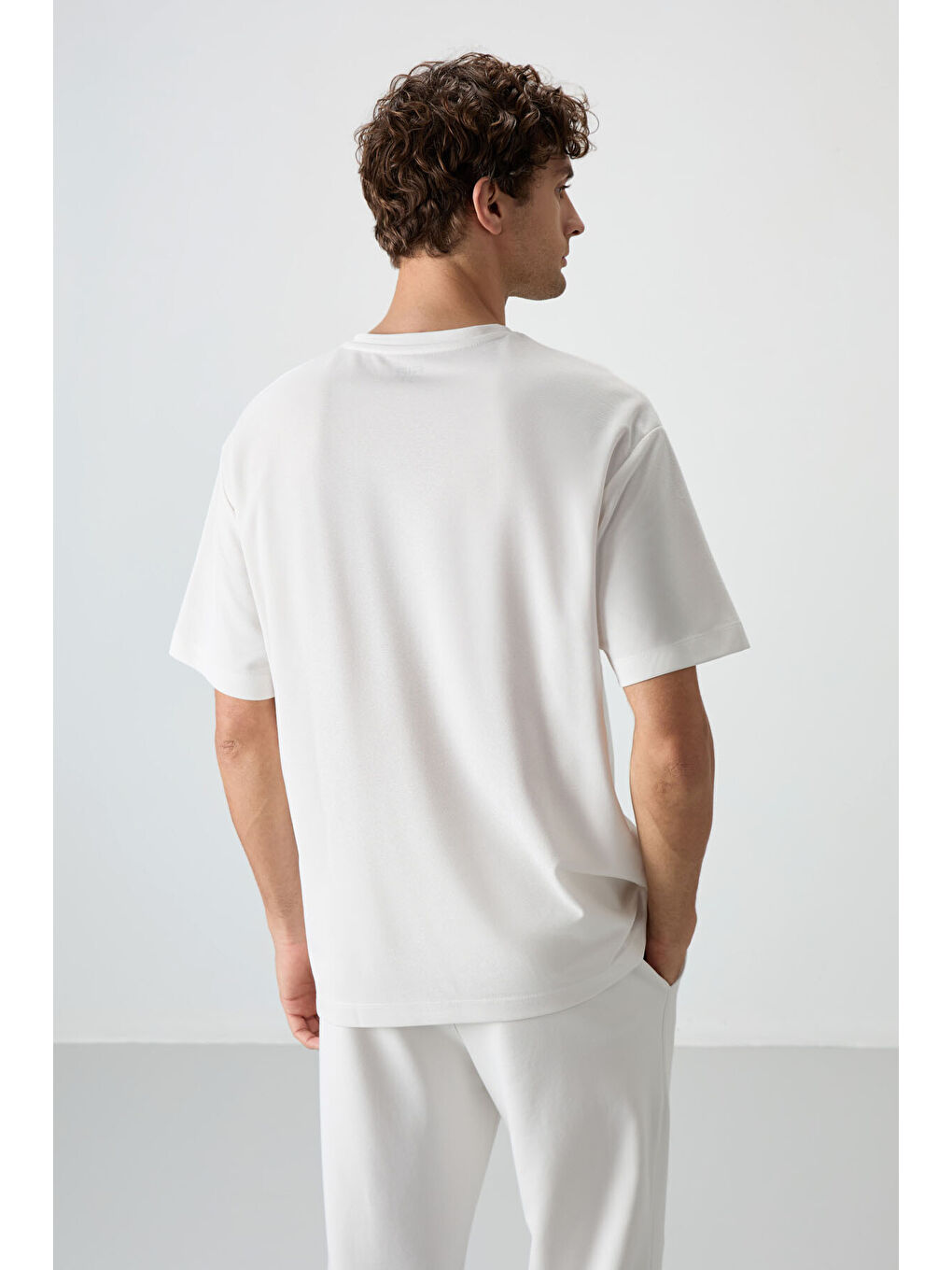 Ekru Pamuklu Kalın Yüzeyi Dokulu  Fit  Baskılı Erkek Tişört - 88364-4