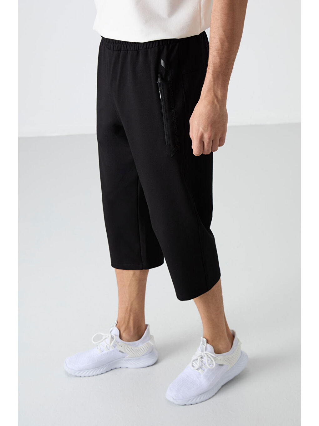 Siyah Fermuar Cepli Standart Kalıp Klasik Paça Erkek Kapri - 83091-3