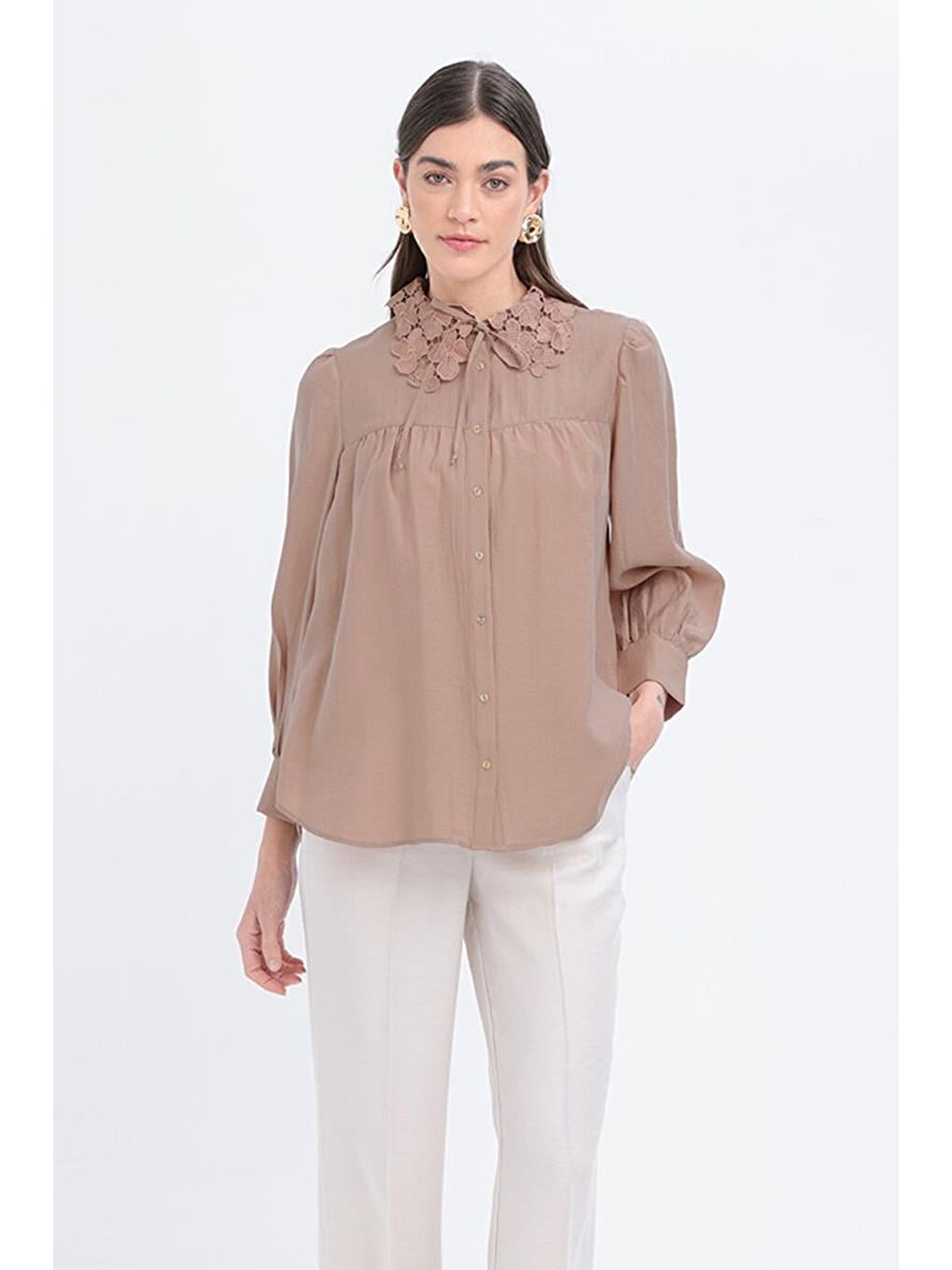 Bej Vizon-Fisto Yaka Detaylı Büzgülü Gömlek