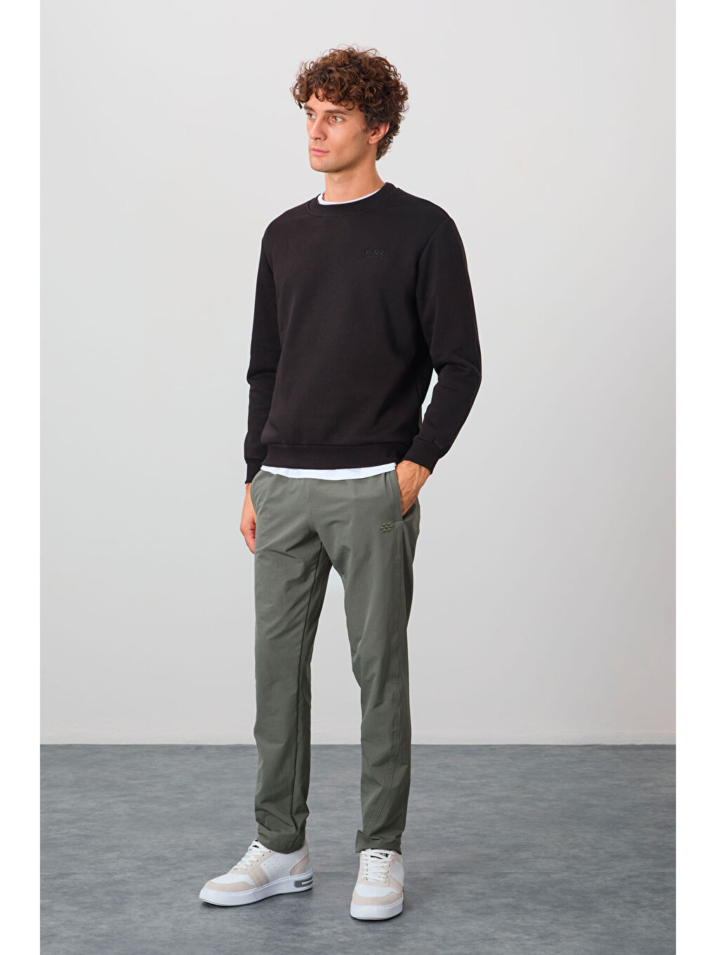 Siyah Bisiklet Yaka Şardonlu Rahat Form Basic Erkek Sweatshirt - 88137-2