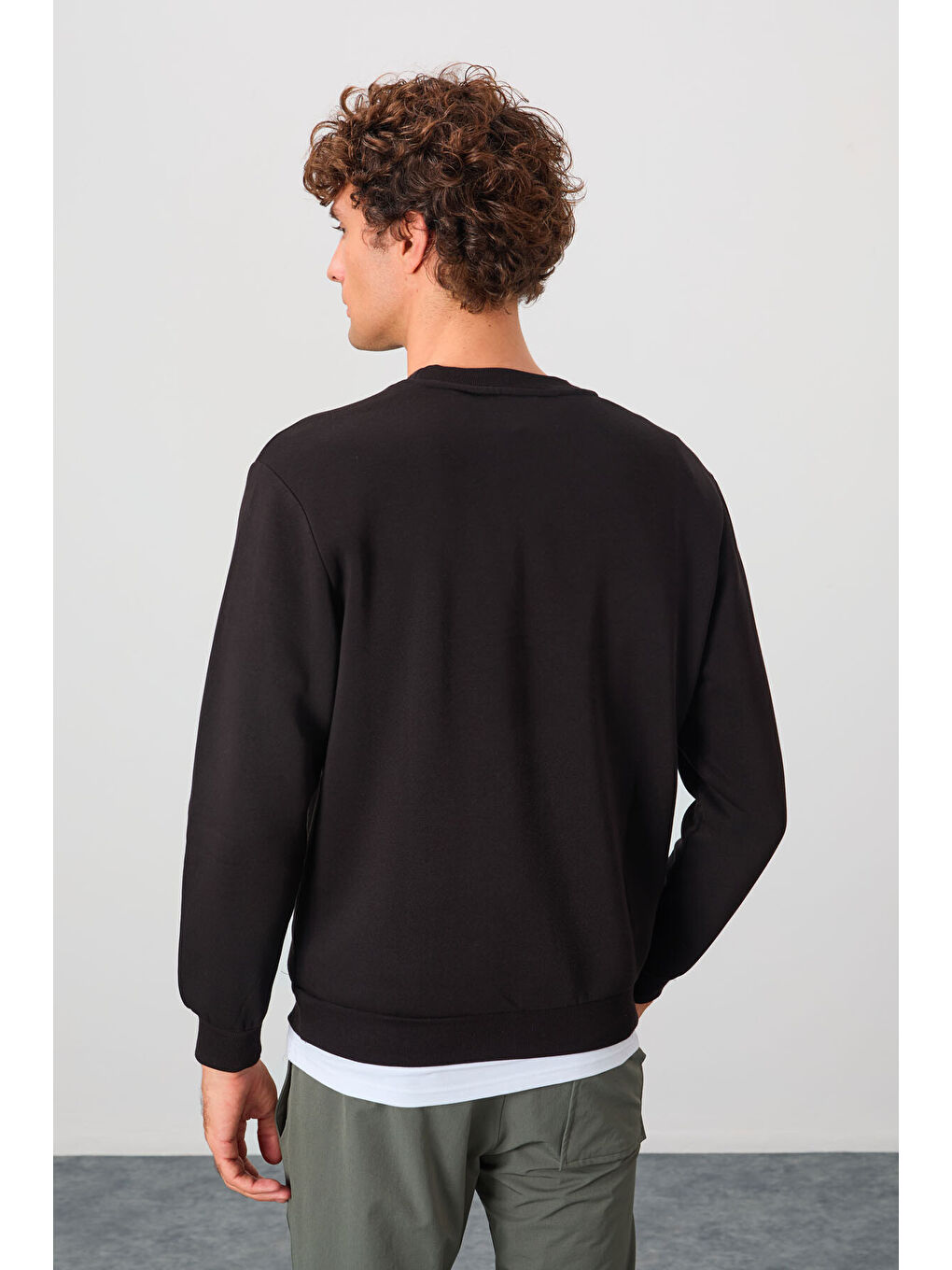 Siyah Bisiklet Yaka Şardonlu Rahat Form Basic Erkek Sweatshirt - 88137-4
