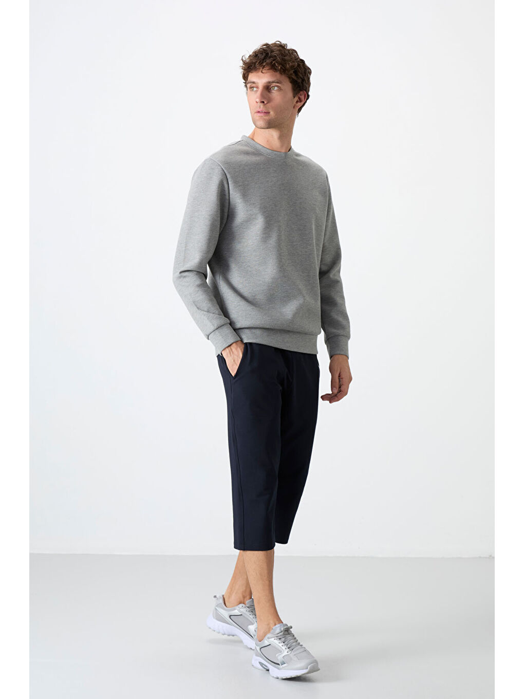 Lacivert Ön Cep Detaylı Standart Kalıp Klasik Paça Erkek Kapri - 83092-3