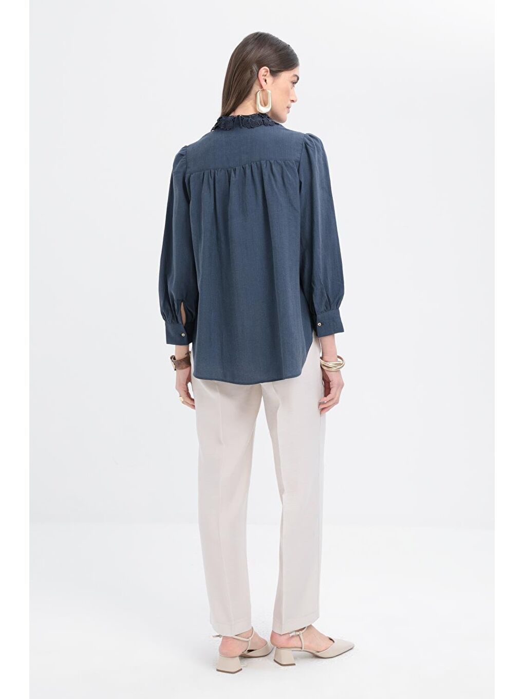 İndigo-Fisto Yaka Detaylı Büzgülü Gömlek-4