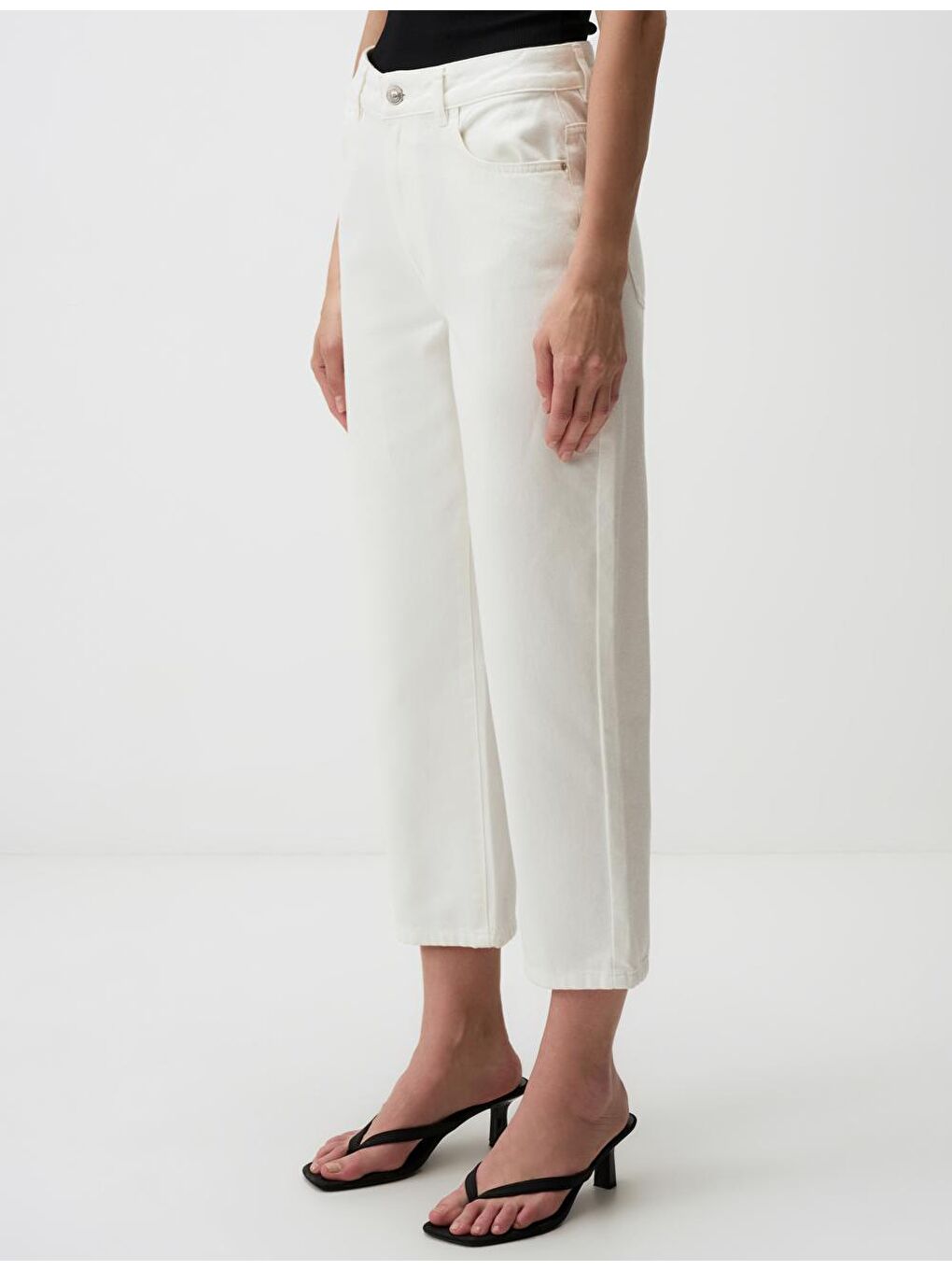 Beyaz Yüksek Bel Bol Kesim Jean Pantolon-3