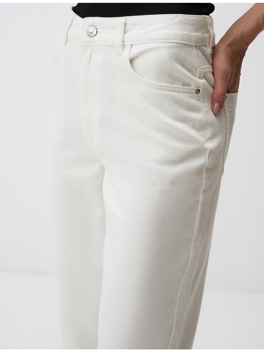 Beyaz Yüksek Bel Bol Kesim Jean Pantolon-4