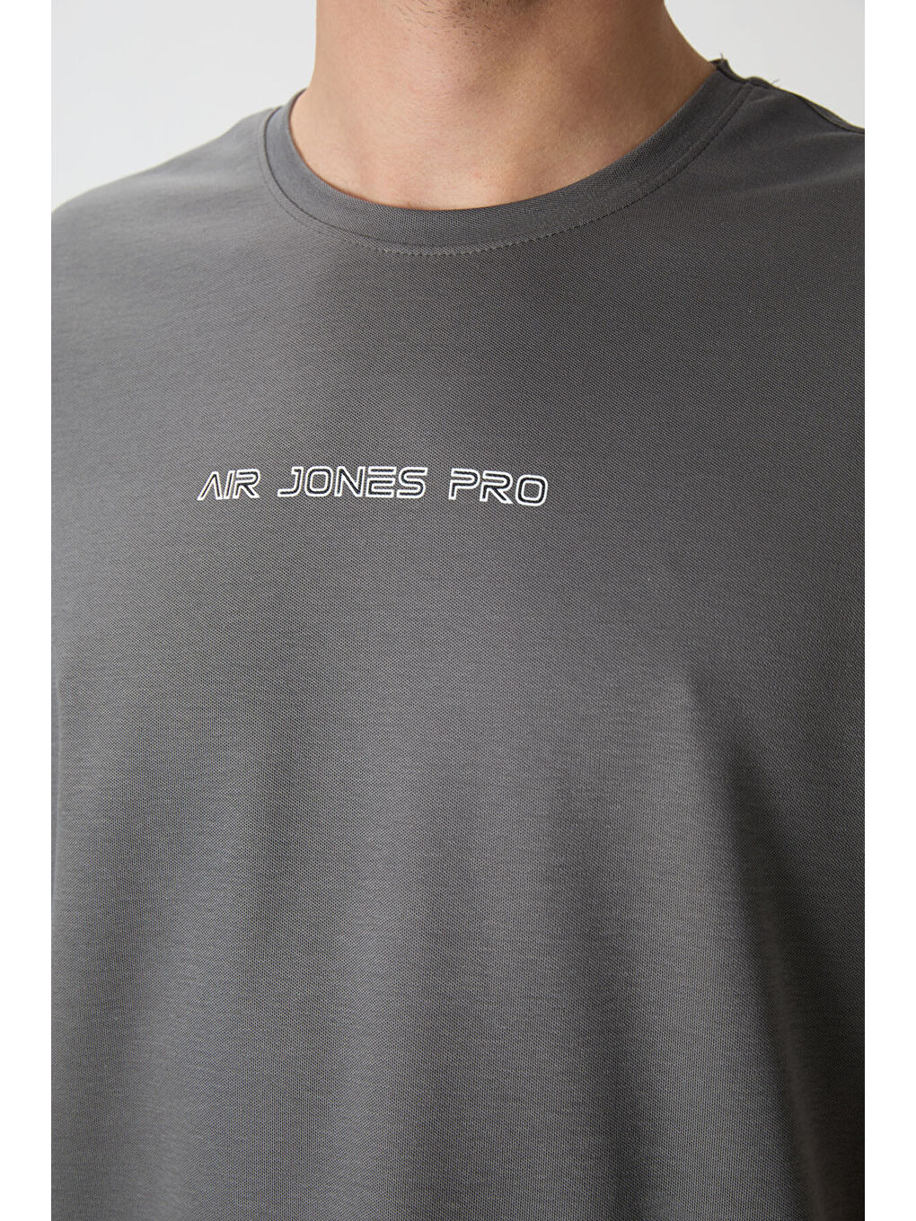 Koyu Gri Pamuklu Kalın Yüzeyi Dokulu  Fit  Baskılı Erkek Tişört - 88364-1