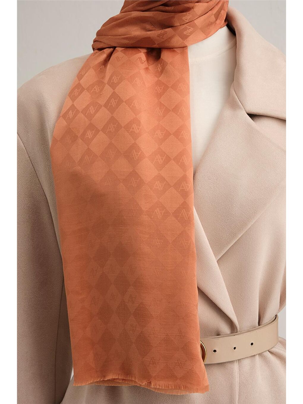 Turuncu Jakarlı İpek Pamuk Kare Monogram Şal 10075-2