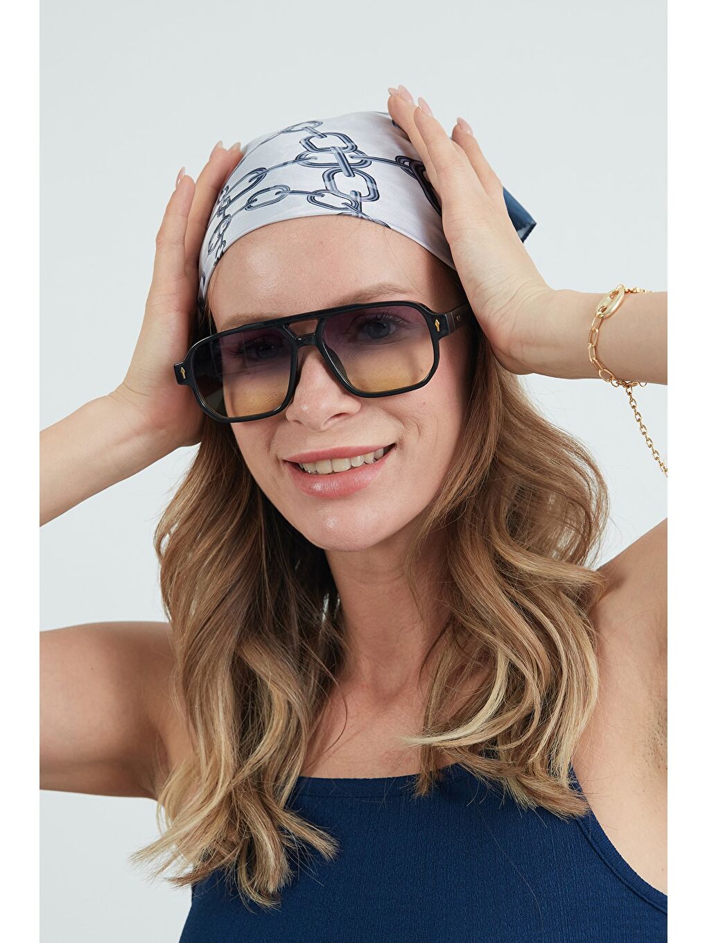 Sarı Metal Aksesuar Detaylı Güneş Gözlüğü