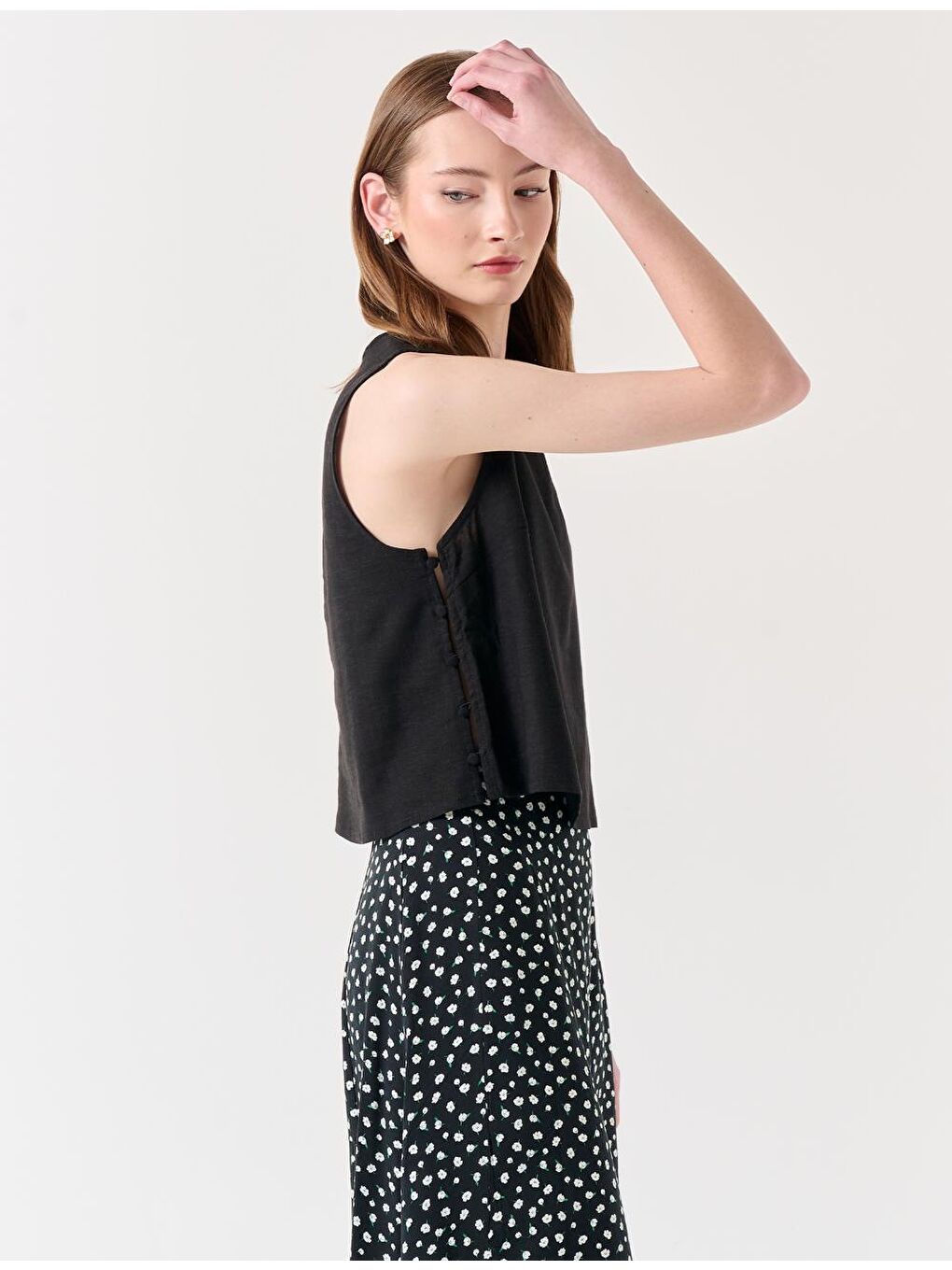 Siyah Bol Kesim Bisiklet Yaka Kolsuz Keten Bluz-2