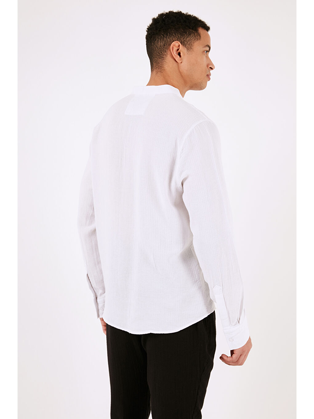 Beyaz Pamuklu Regular Fit Hakim Yaka Gömlek CF24S127702-5