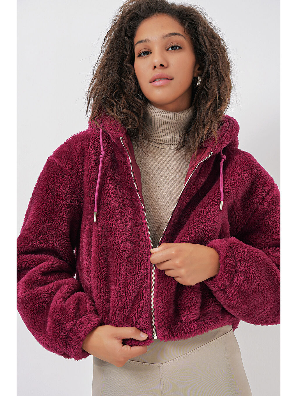 5193 Kapüşonlu Pelüş Crop Ceket   Mürdüm-3