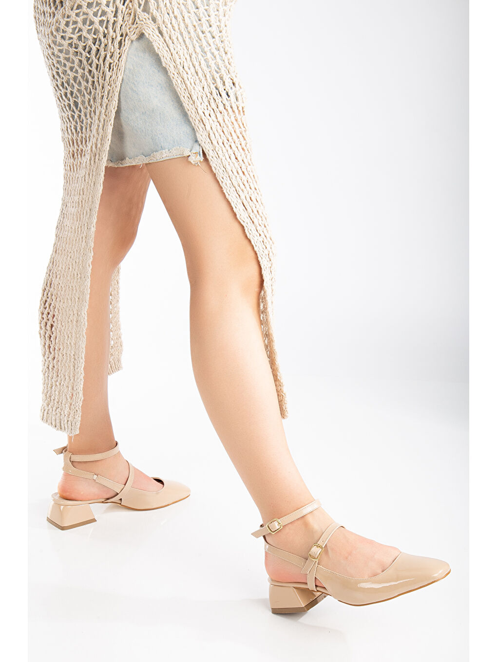 Bej D0351 Kadın Arkası Açık Kare Burunlu Baretli Düşük Klasik Topuklu Ayakkabı-5