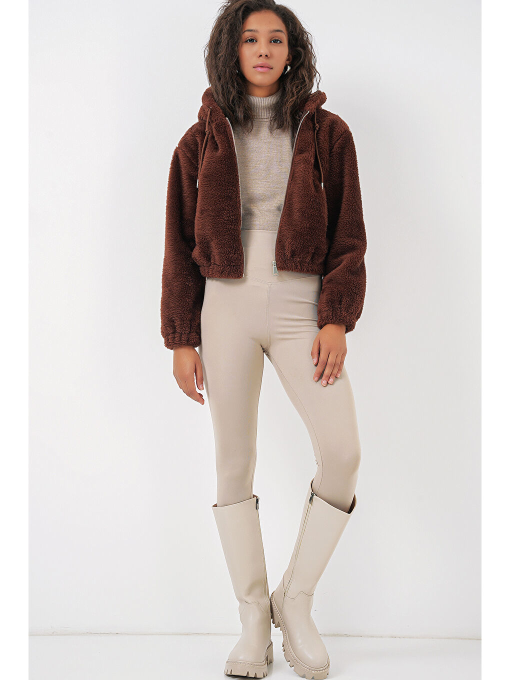 5193 Kapüşonlu Pelüş Crop Ceket   Kahverengi-3