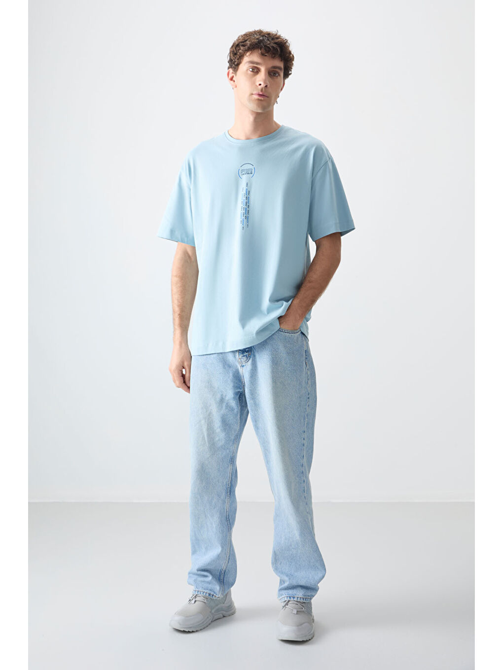 Açık Mavi %100 Pamuk Kalın Yumuşak Dokulu Oversize Fit Baskılı Erkek Tişört - 88355-3