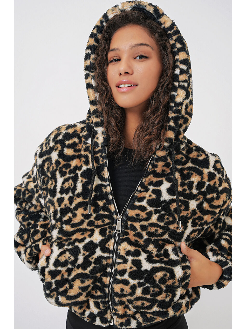 Kahverengi 5193 Kapüşonlu Pelüş Crop Ceket   D Kahve