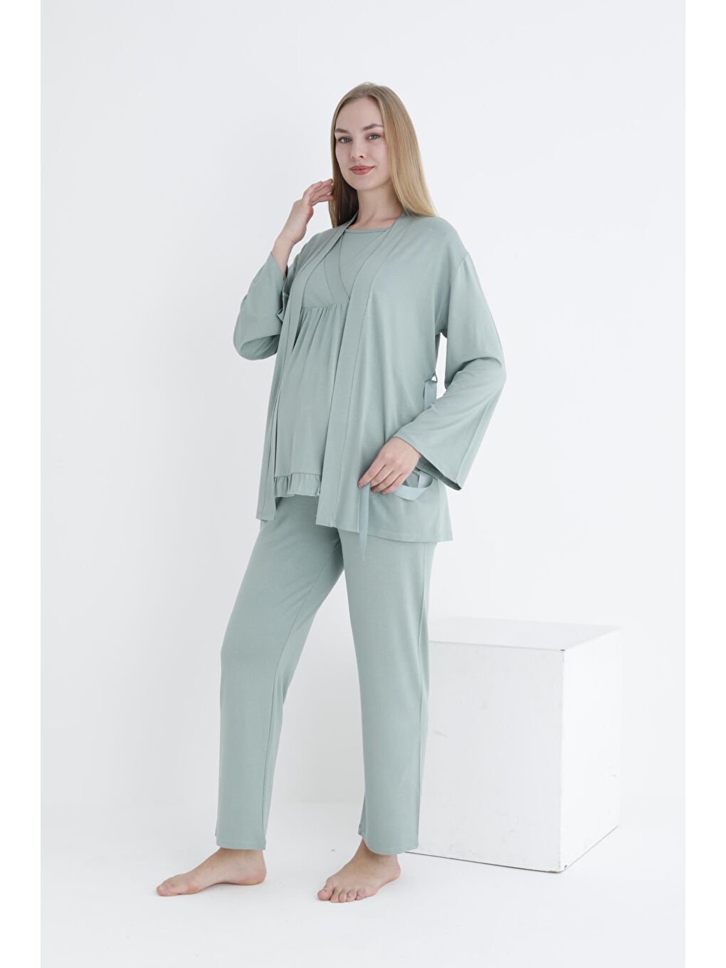 Yeşil Sabahlıklı Fırfır Detaylı Kısa Kol Emzirmeye Uygun Hamile ve Lohusa Pijama Takımı