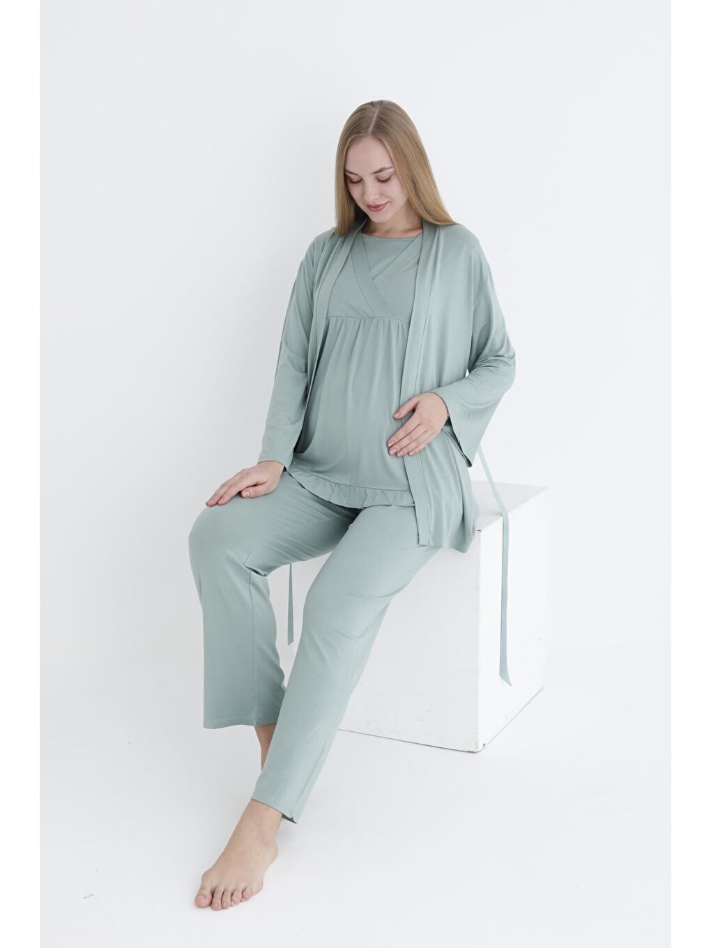 Yeşil Sabahlıklı Fırfır Detaylı Kısa Kol Emzirmeye Uygun Hamile ve Lohusa Pijama Takımı-1