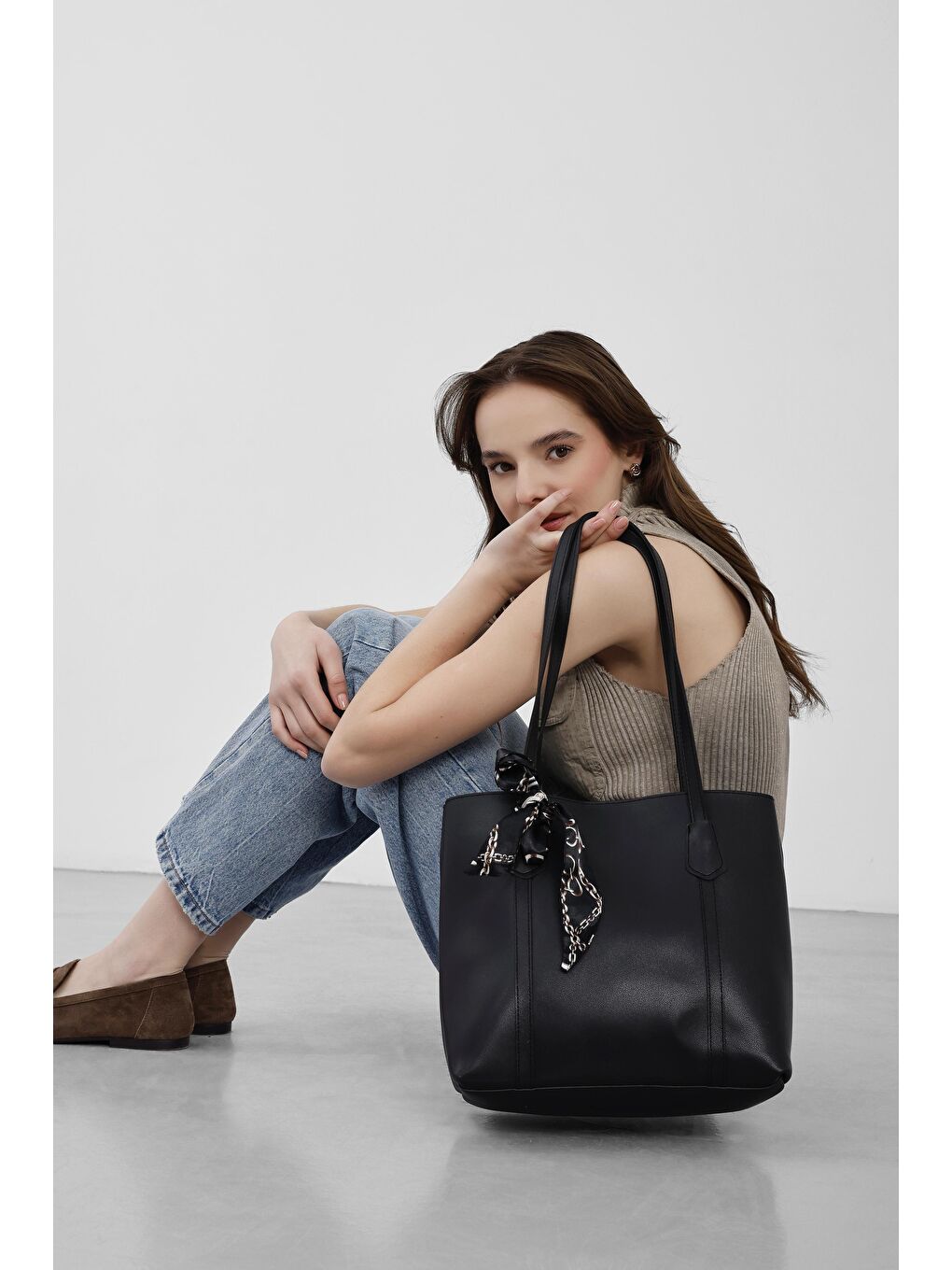 Grape Fularlı Omuz Çantası Siyah-1