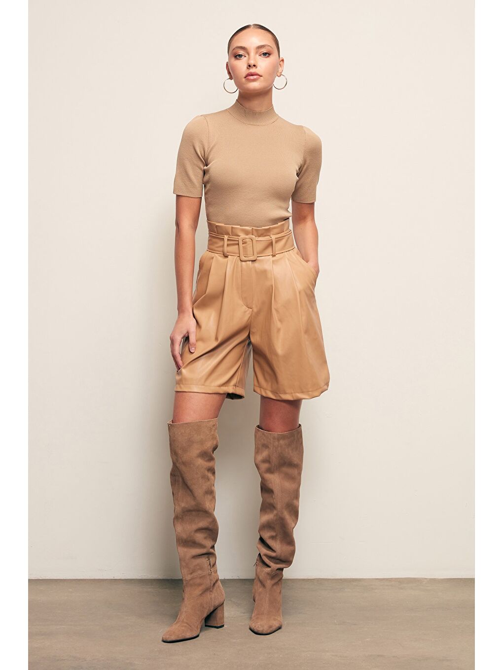 Kemerli Deri Şort - Bej-1