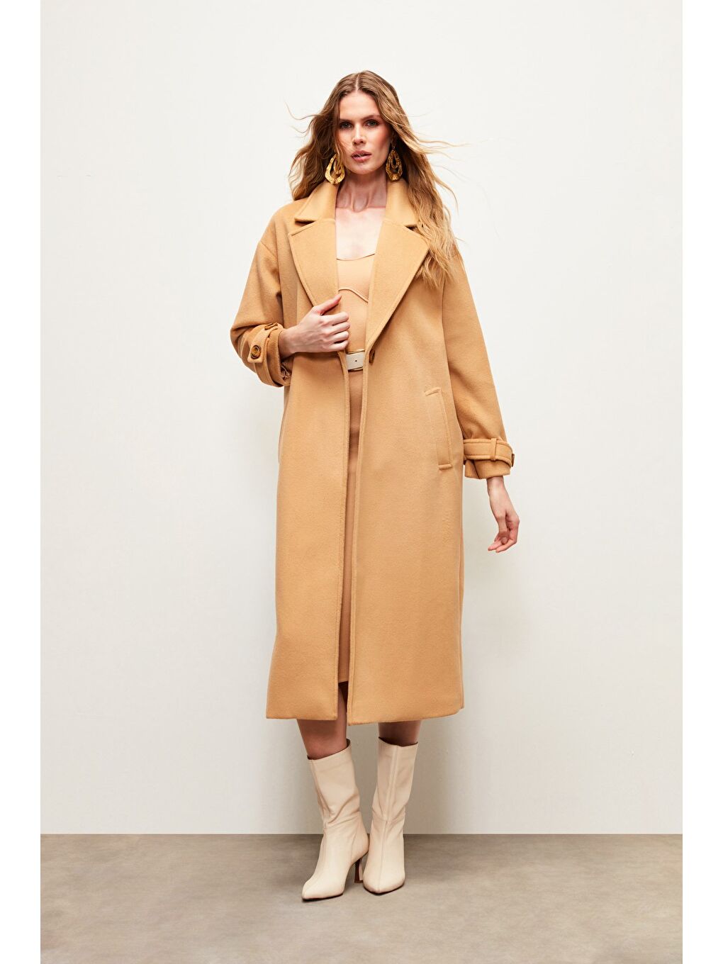 Kahverengi Kol Kemer Detaylı Salaş Kaban - Camel-1