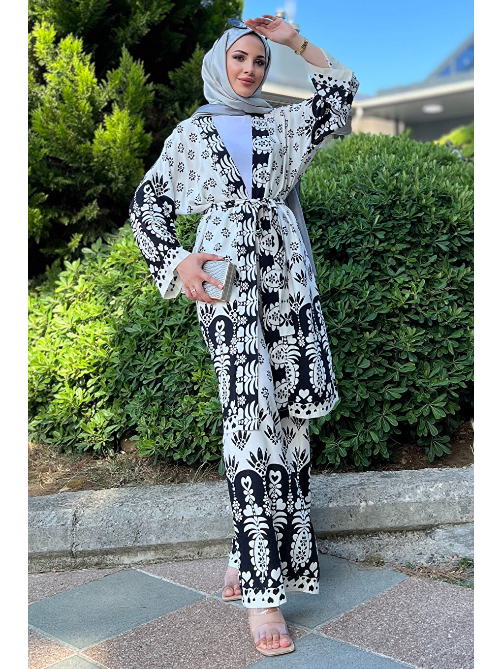 Julude Beyaz Desenli Tesettür Viskon Kimono İkili Takım - 1