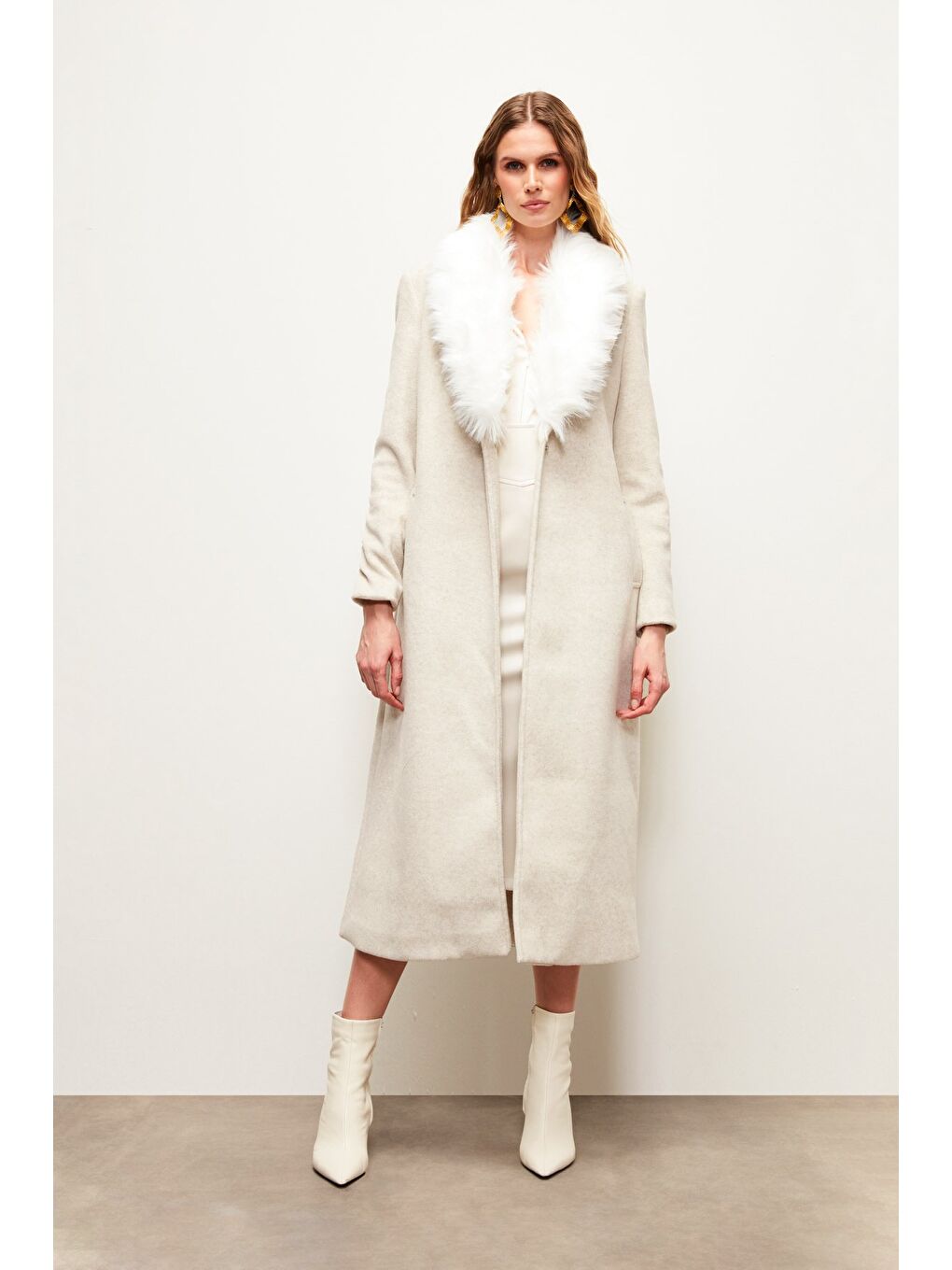 Bej Yaka Kürklü Uzun Kaban - Taş