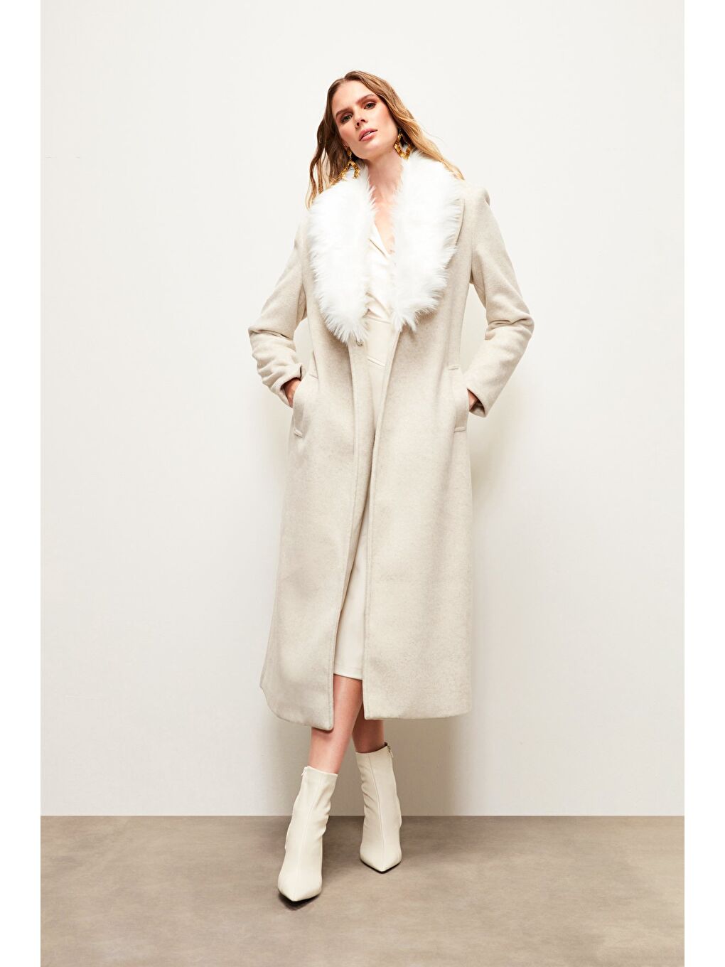 Bej Yaka Kürklü Uzun Kaban - Taş-2